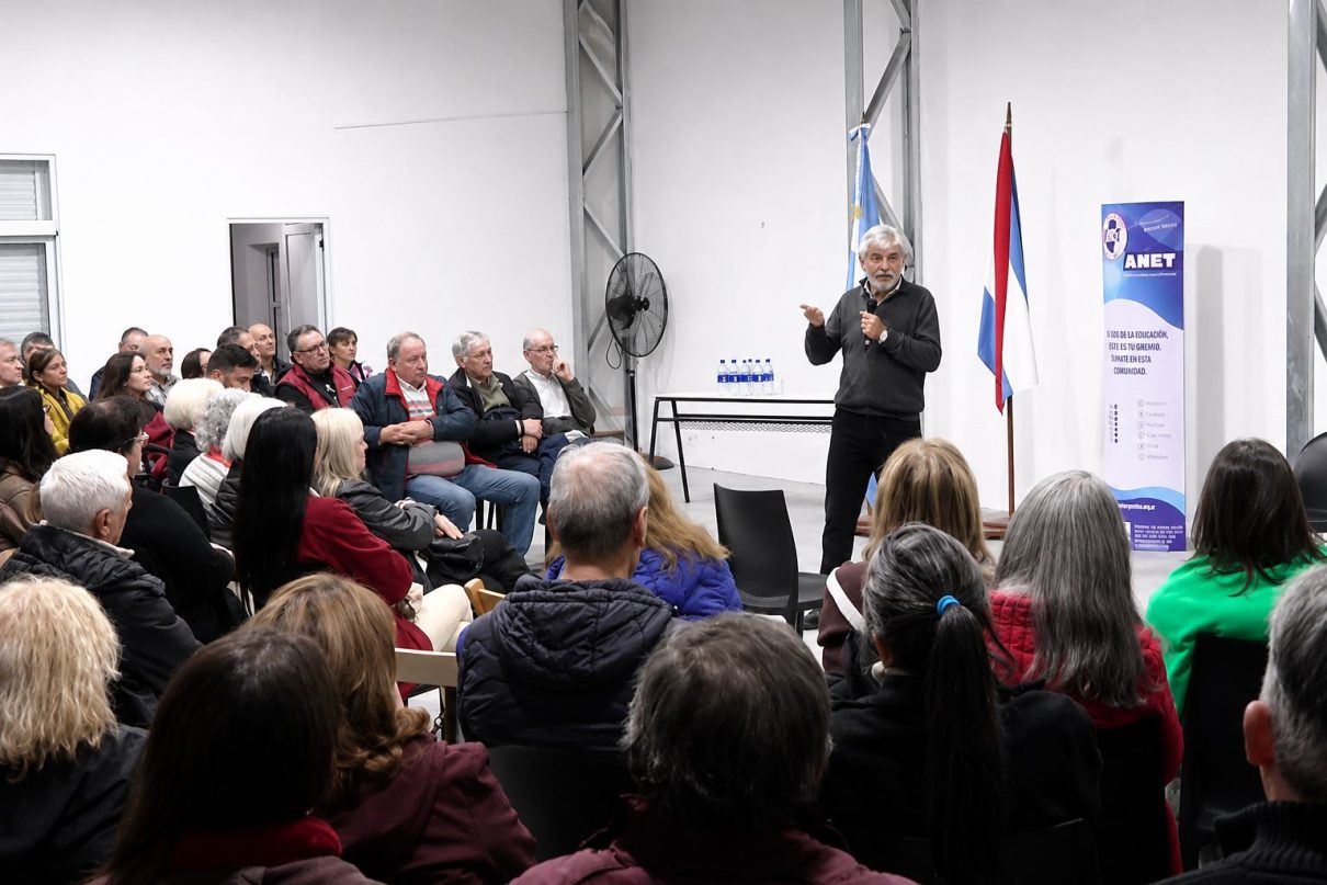 Filmus participó en Paraná de una jornada de reflexión sobre el legado de Néstor Kirchner y los desafíos actuales